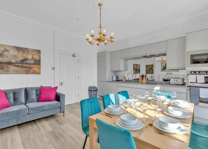 City Chic Townhouse By My Getaways